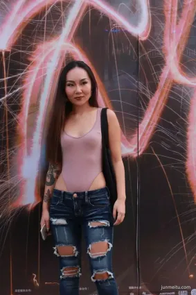 重慶美女街拍不一樣的時尚，不一樣的霸氣大姐