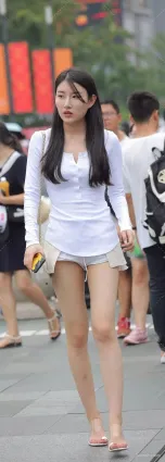 街拍熱褲大腿時尚氣質漂亮女郎