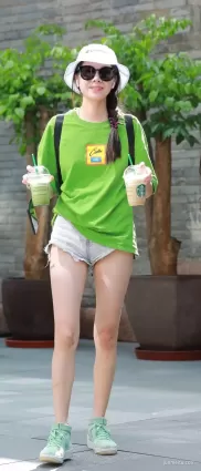 街拍找到亮點的同學麻煩留言一下