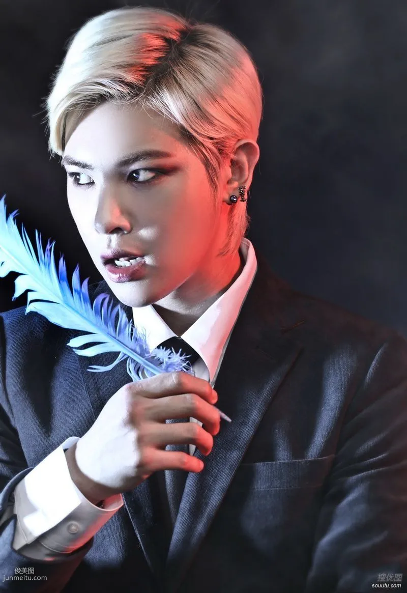 最新《M.Pire》魅惑造型写真套图4