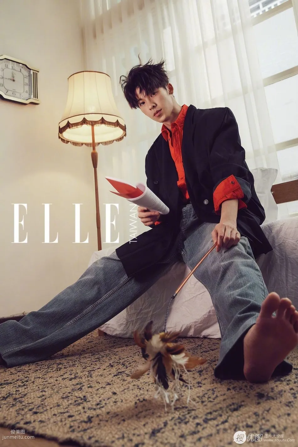 台灣帥氣演員許光漢時尚潮流穿着登《ELLE》雜志寫真圖集 3