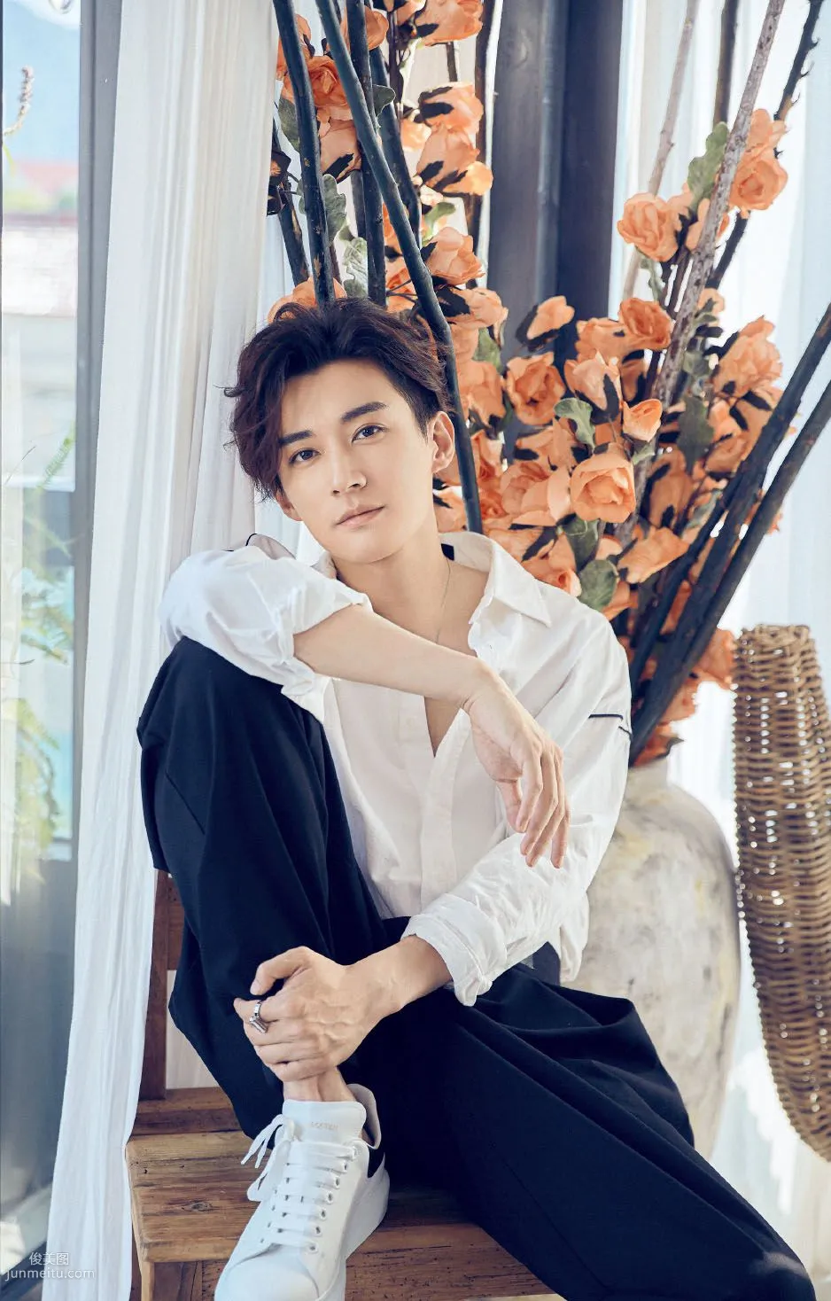 山东帅哥刘学义慵懒休闲居家写真照片套图7