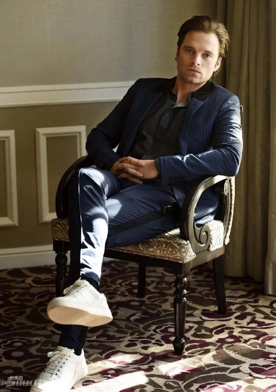 西裝帥哥塞巴斯蒂安-斯坦（Sebastian Stan）寫真 4