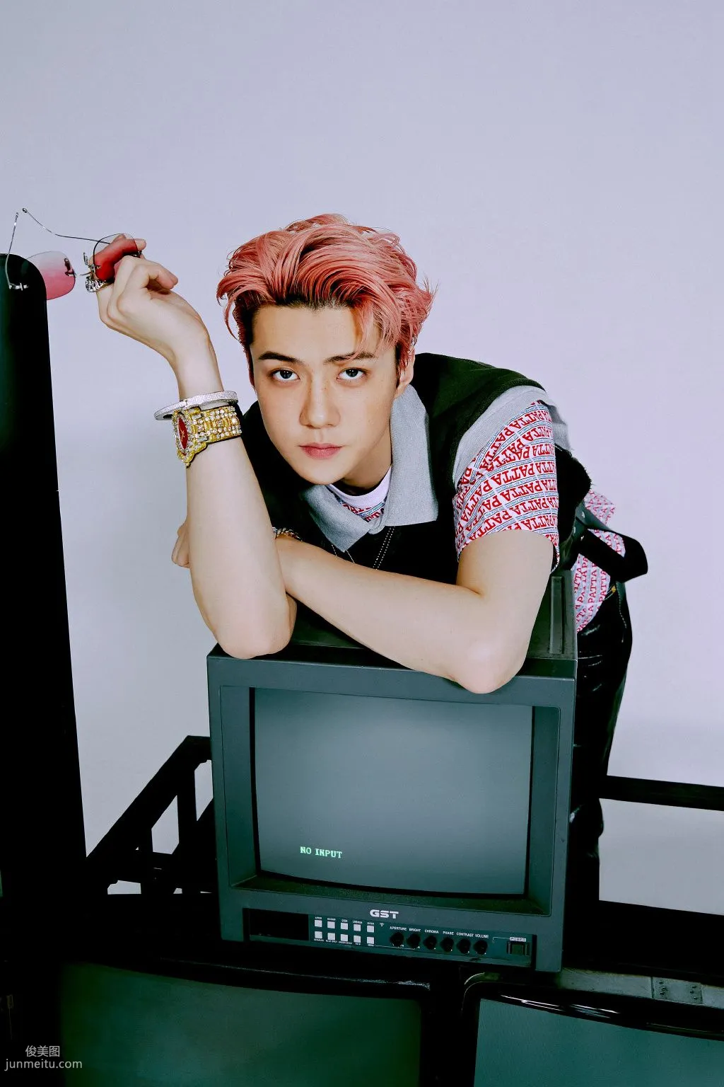 EXO-SC小分队成员朴灿烈、吴世勋回归预告照片，二人同框帅气十足套图4