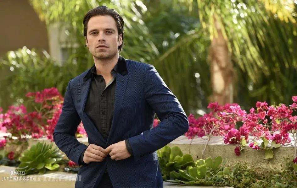 西裝帥哥塞巴斯蒂安-斯坦（Sebastian Stan）寫真 7