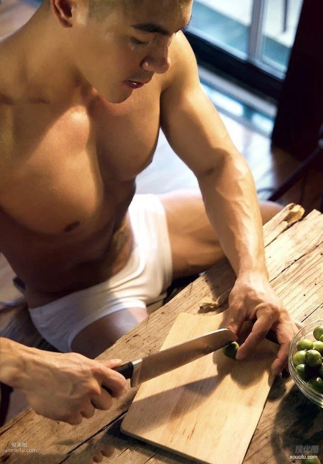 肌肉男模帥哥下廚房-下得廚房好男人 1
