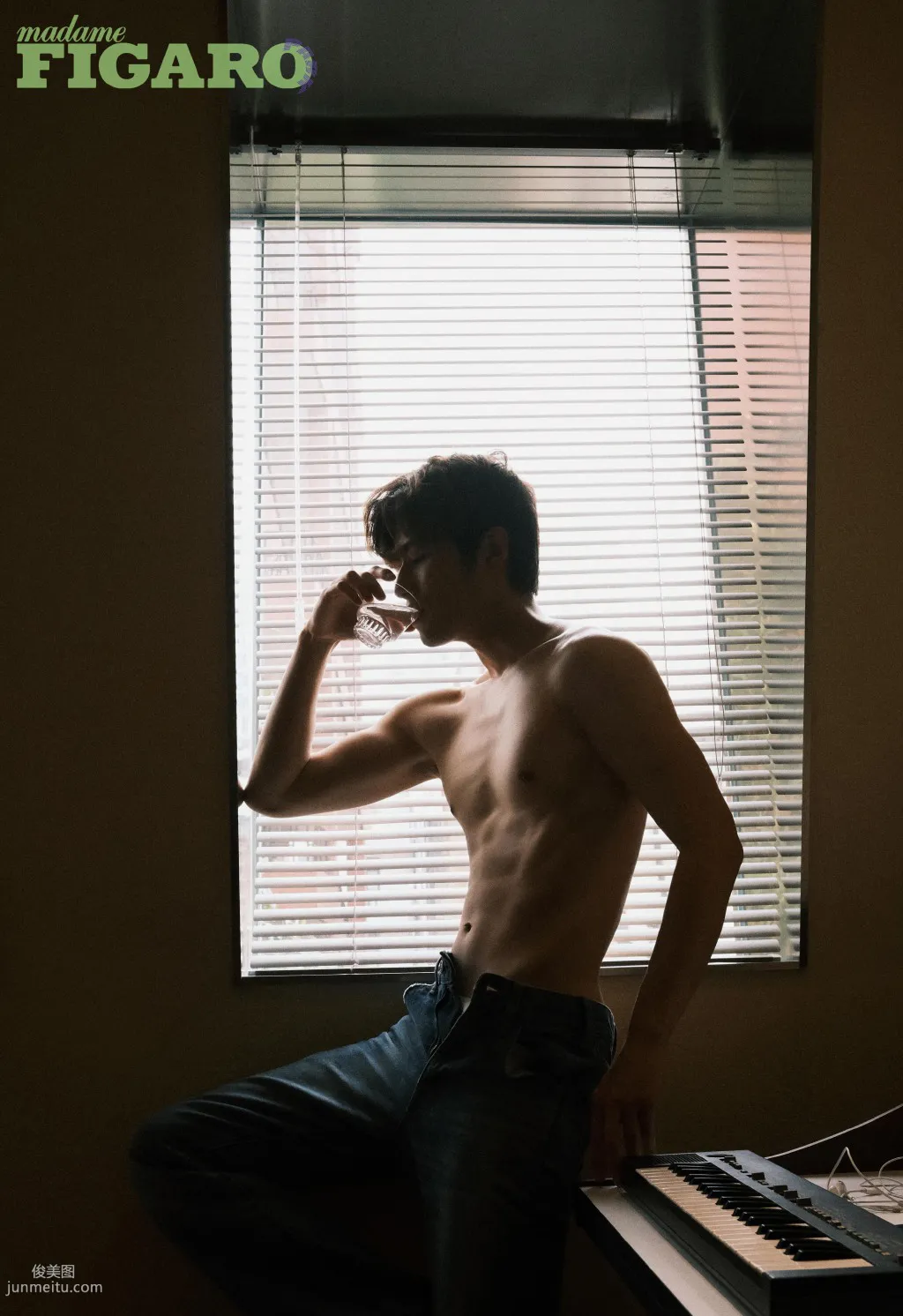 陈学冬私密时间主题杂志写真秀肌肉腹肌好身材图片套图1