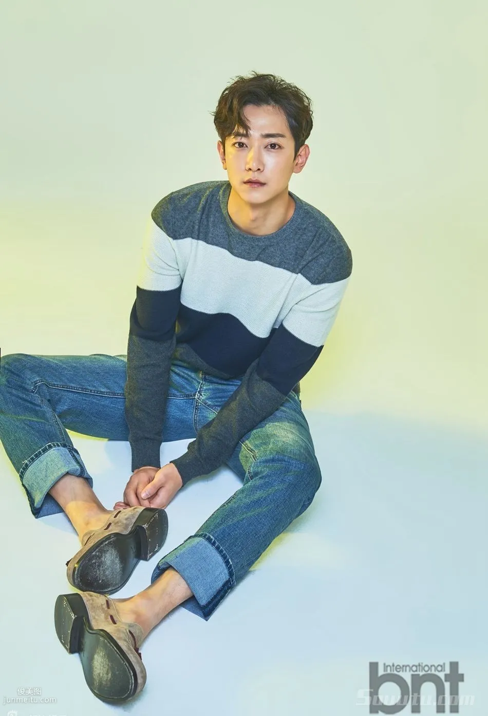 韓國男演員李正赫登時尚雜志《bnt》寫真圖片 6