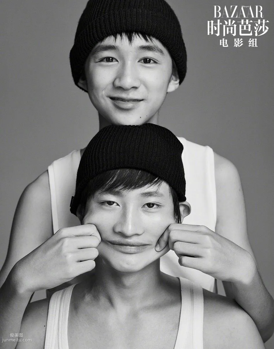 网剧《隐秘的角落》小帅哥演员荣梓杉、史彭元黑白写真杂志图片套图6