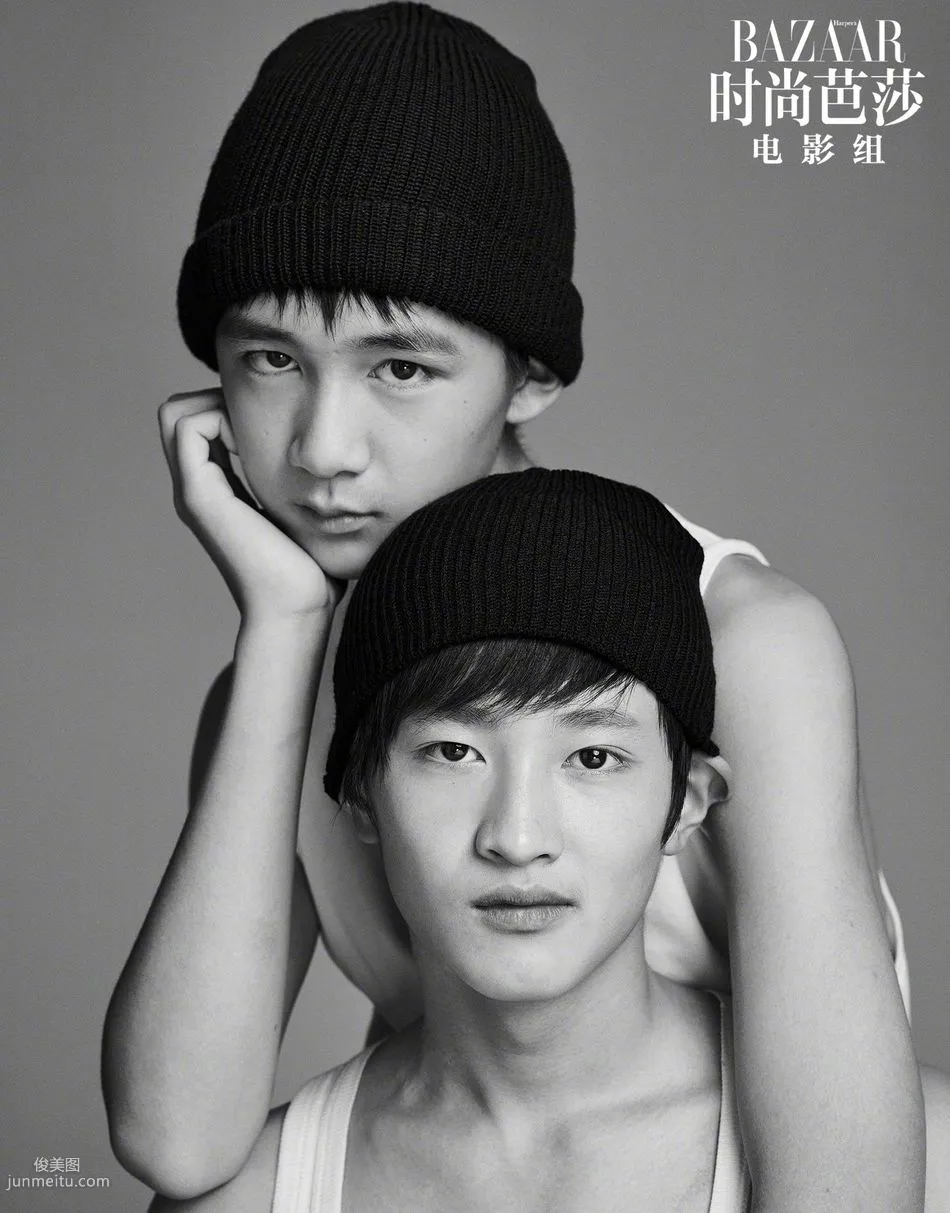 网剧《隐秘的角落》小帅哥演员荣梓杉、史彭元黑白写真杂志图片套图1