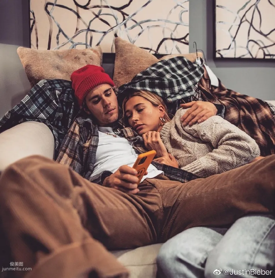 比伯夫妇晒大玩自拍搞怪不停恩爱照片及小视频套图1
