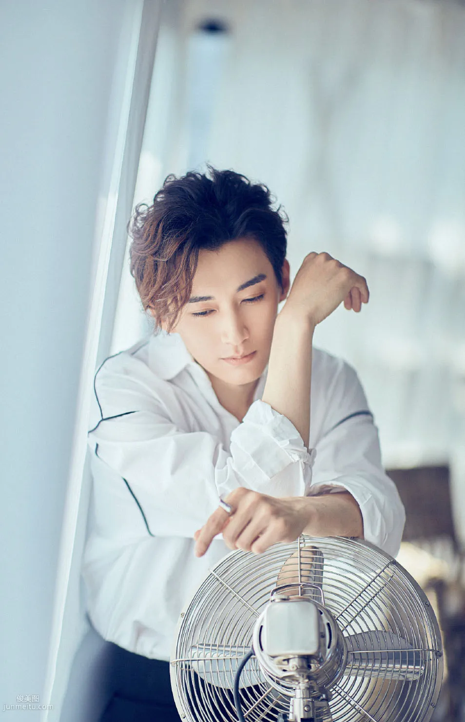 山东帅哥刘学义慵懒休闲居家写真照片套图8