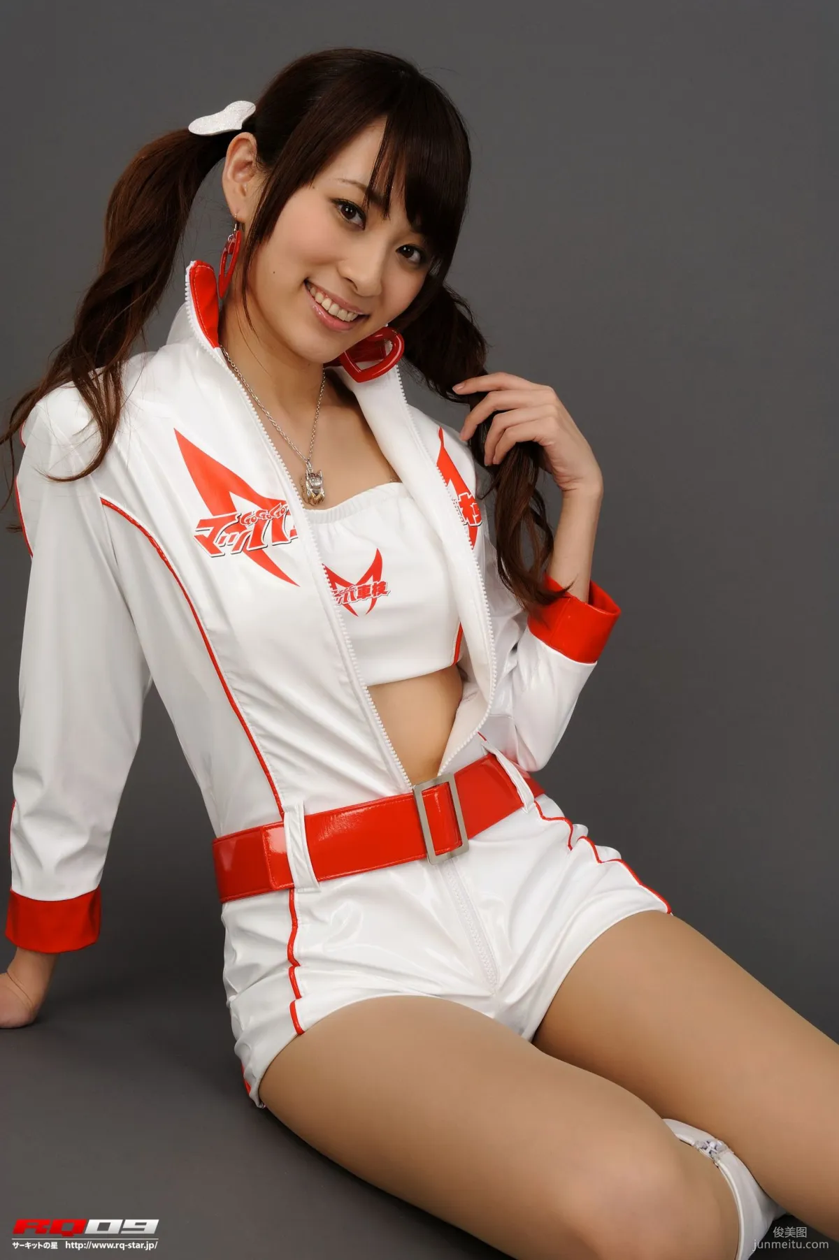 [RQ-STAR] NO.00149 林杏菜 Race Queen – Team Mach 寫真集 107