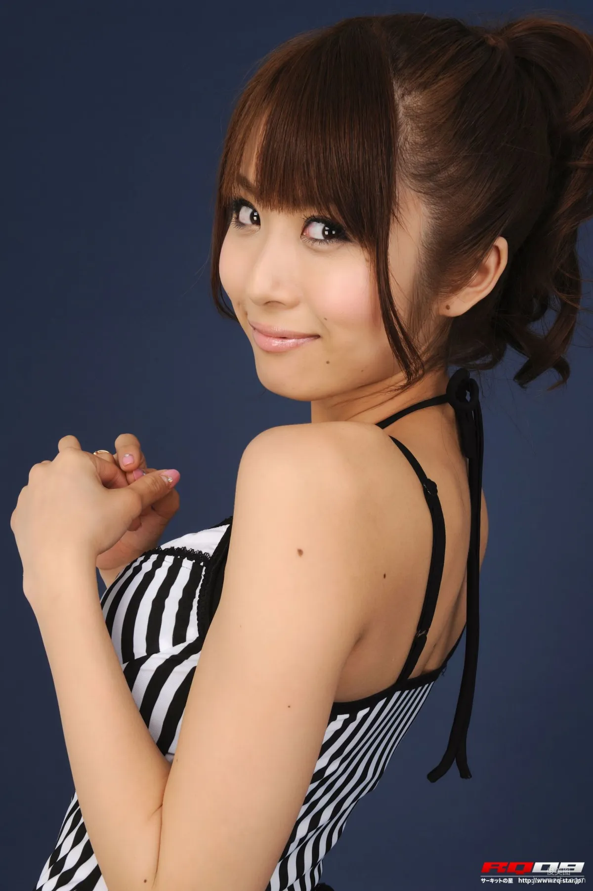 [RQ-STAR] NO.00134 我妻早央 Swim Suits – Black x White 寫真集 31