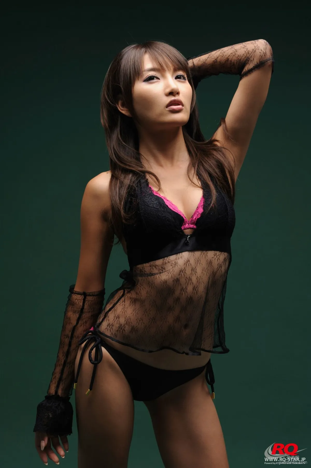 [RQ-STAR] NO.00079 山内智恵 Swim Suits – Black 寫真集 87