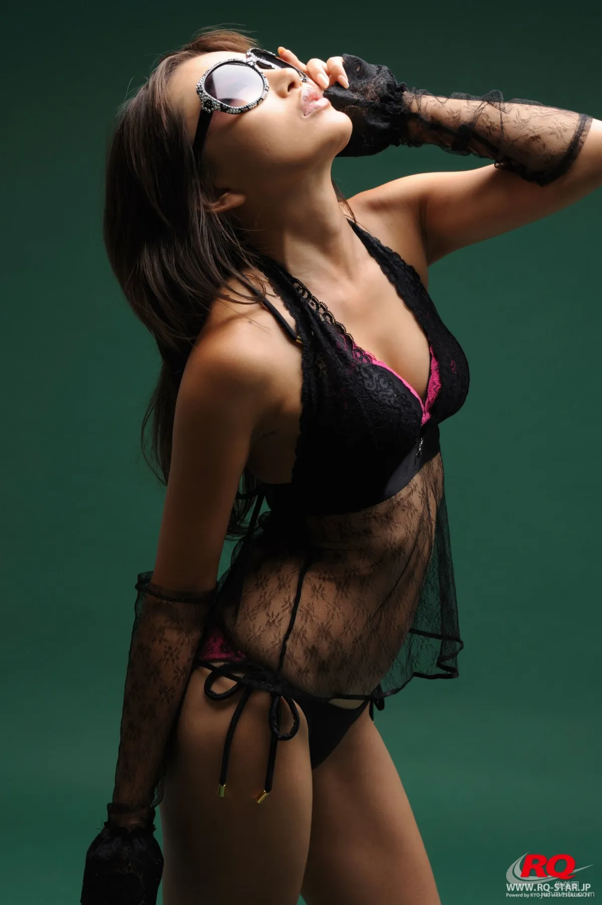 [RQ-STAR] NO.00079 山内智恵 Swim Suits – Black 寫真集 114