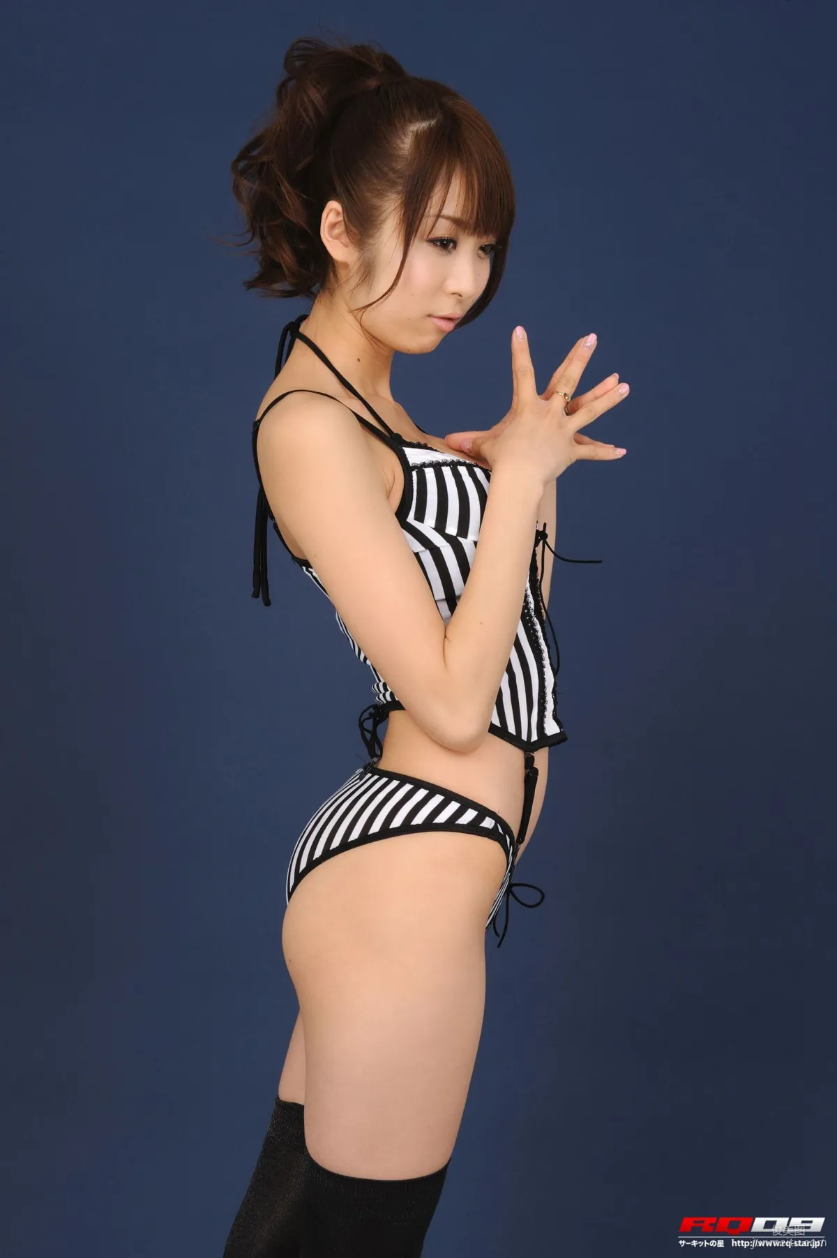 [RQ-STAR] NO.00134 我妻早央 Swim Suits – Black x White 寫真集 14