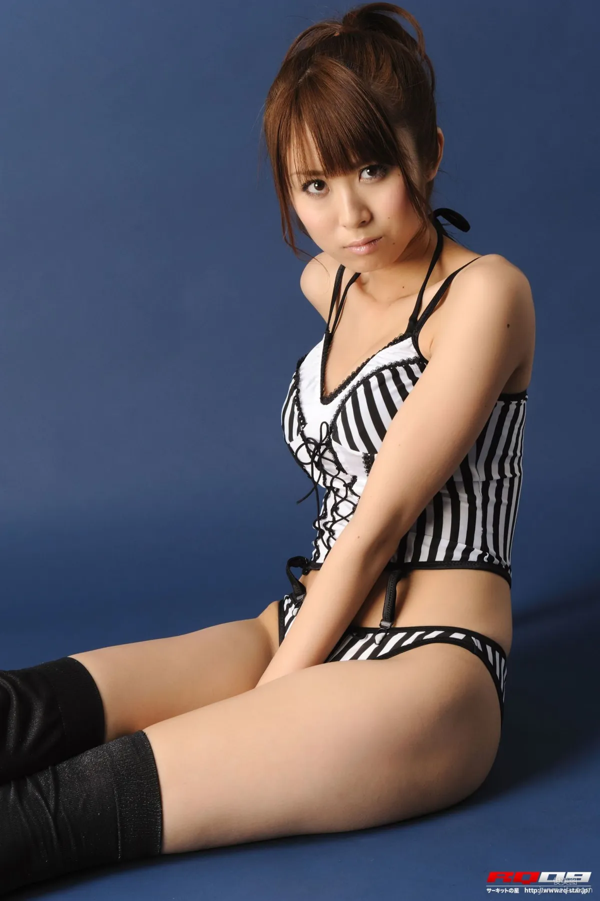 [RQ-STAR] NO.00134 我妻早央 Swim Suits – Black x White 寫真集 127