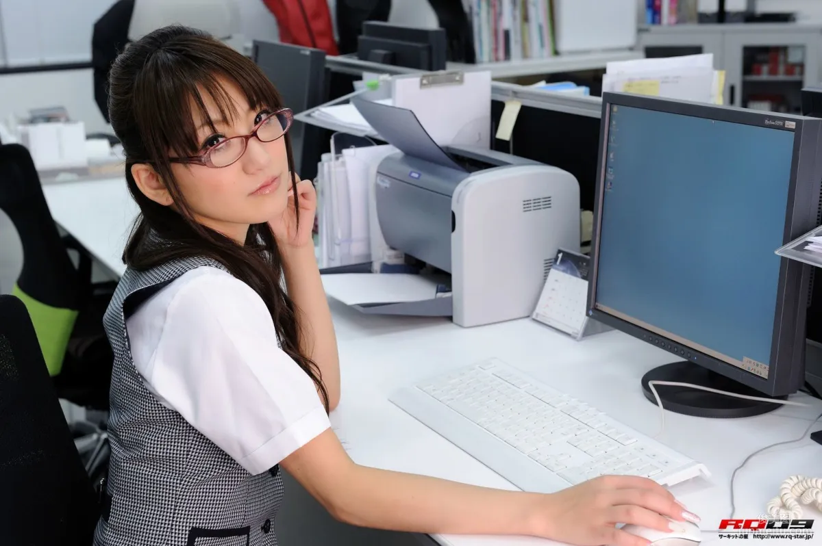 [RQ-STAR] NO.00248 Saki Kouzai 香西咲 Office Lady 寫真集 9
