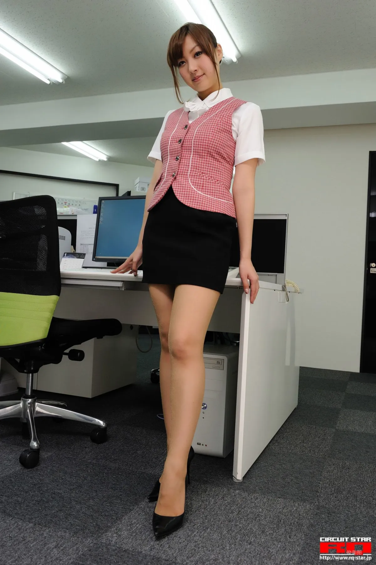 [RQ-STAR] NO.00255 Yuka Tachibana 立花ゆか Office Lady 寫真集 1