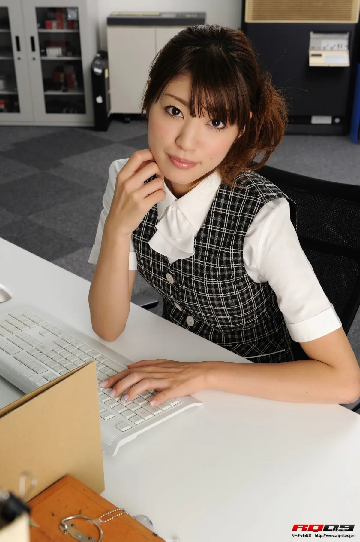 [RQ-STAR] NO.00240 矢代梢 Office Lady 辦公室女郎 寫真集 35