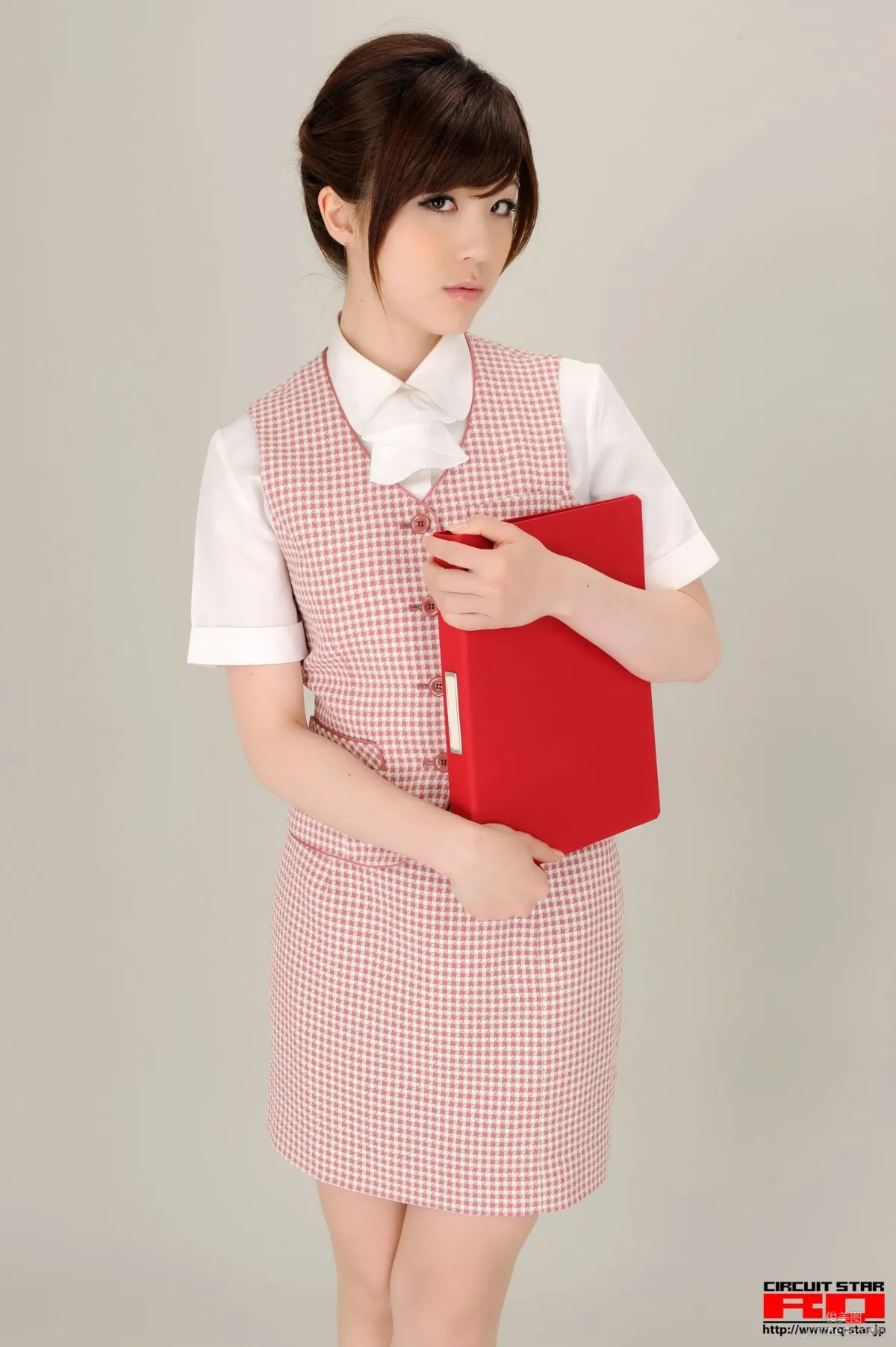 [RQ-STAR] NO.00365 荒木よし穂 Office Lady 辦公室女郎 寫真集 16