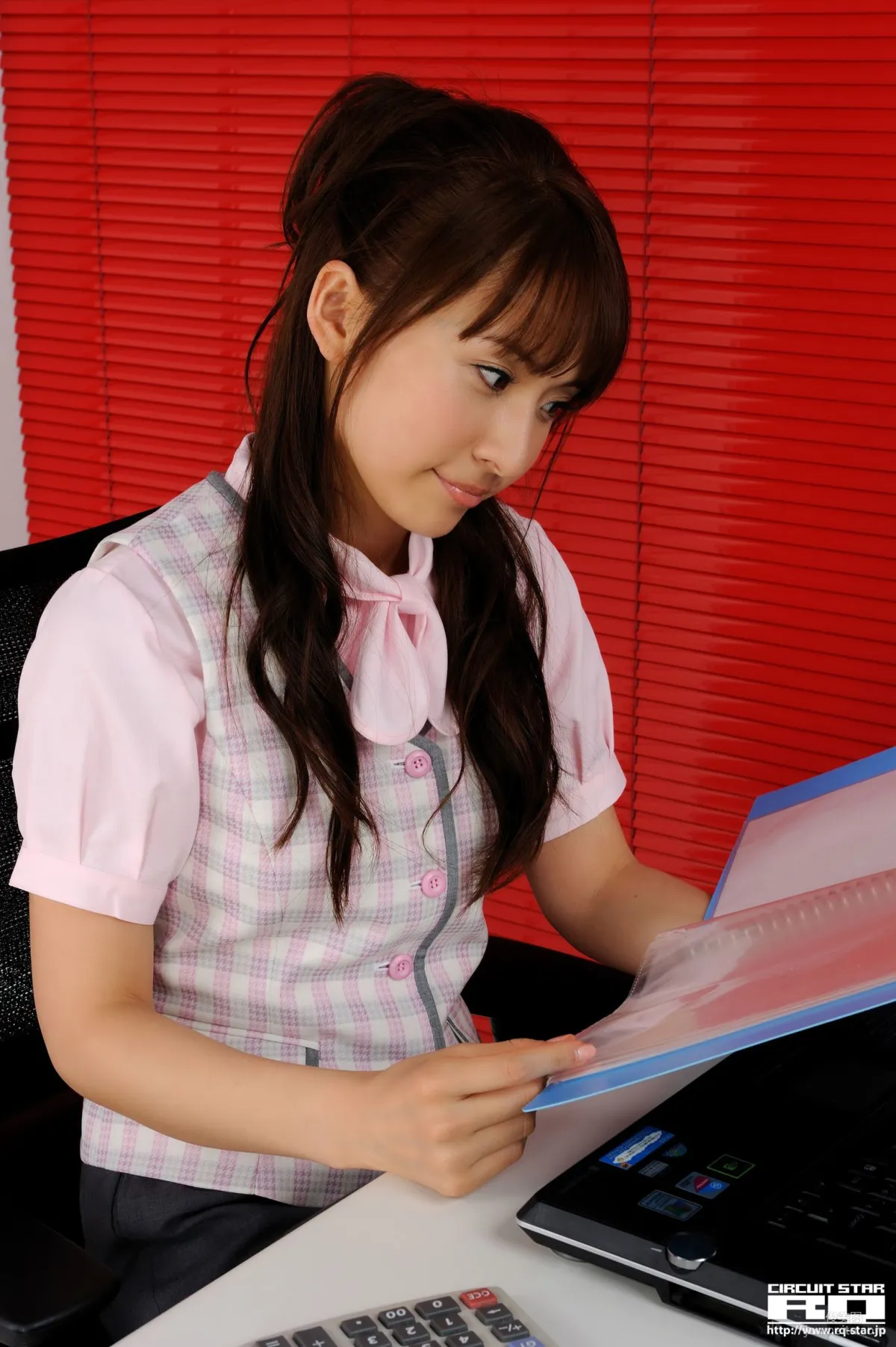 [RQ-STAR] NO.00327 澤井玲菜 Office Lady 寫真集 104
