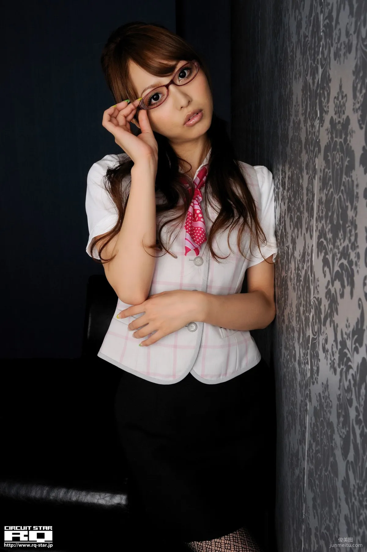 [RQ-STAR] NO.00321 成島桃香 Office Lady 辦公室美女 寫真集 33