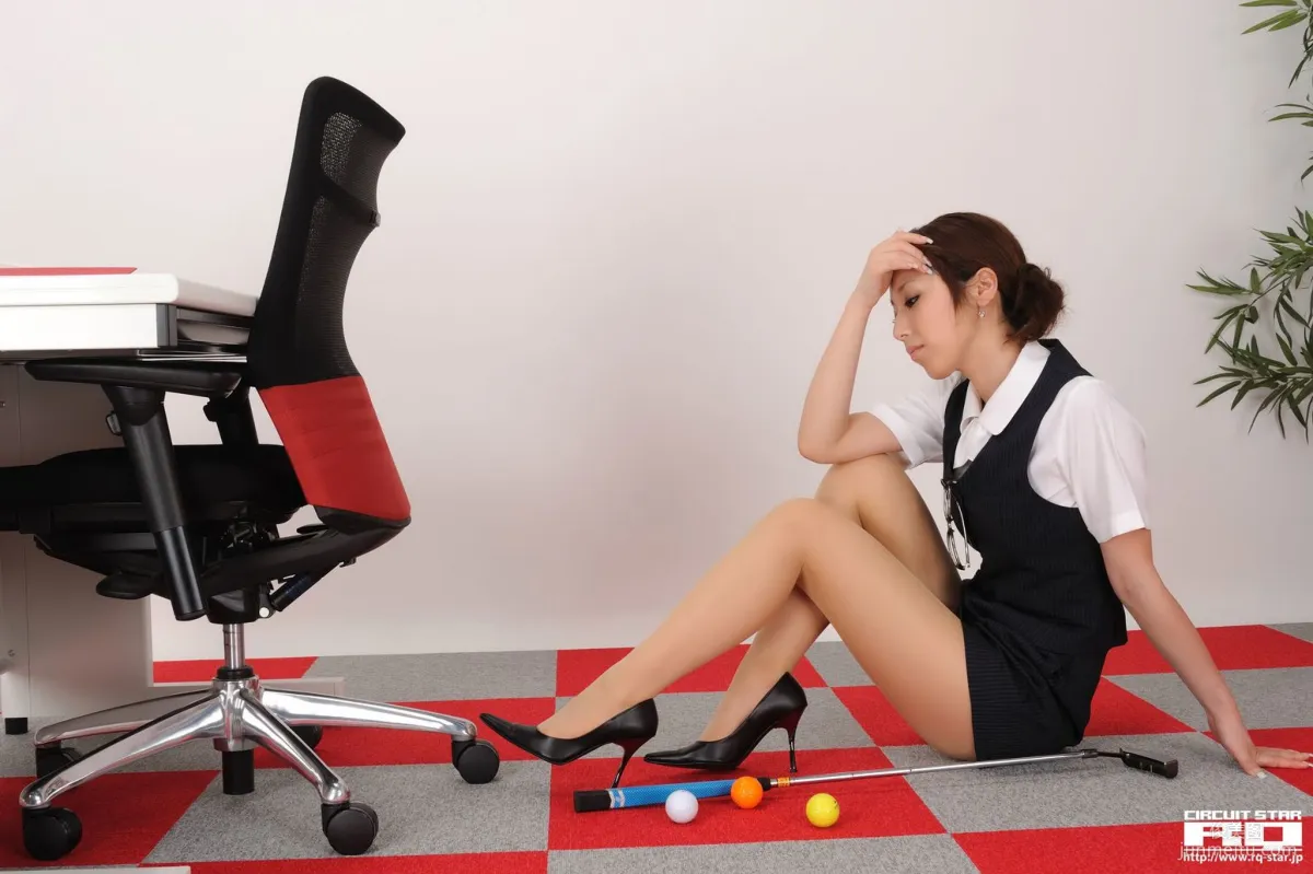 [RQ-STAR] NO.00294 Emi Shimizu 清水恵美 Office Lady 寫真集 150