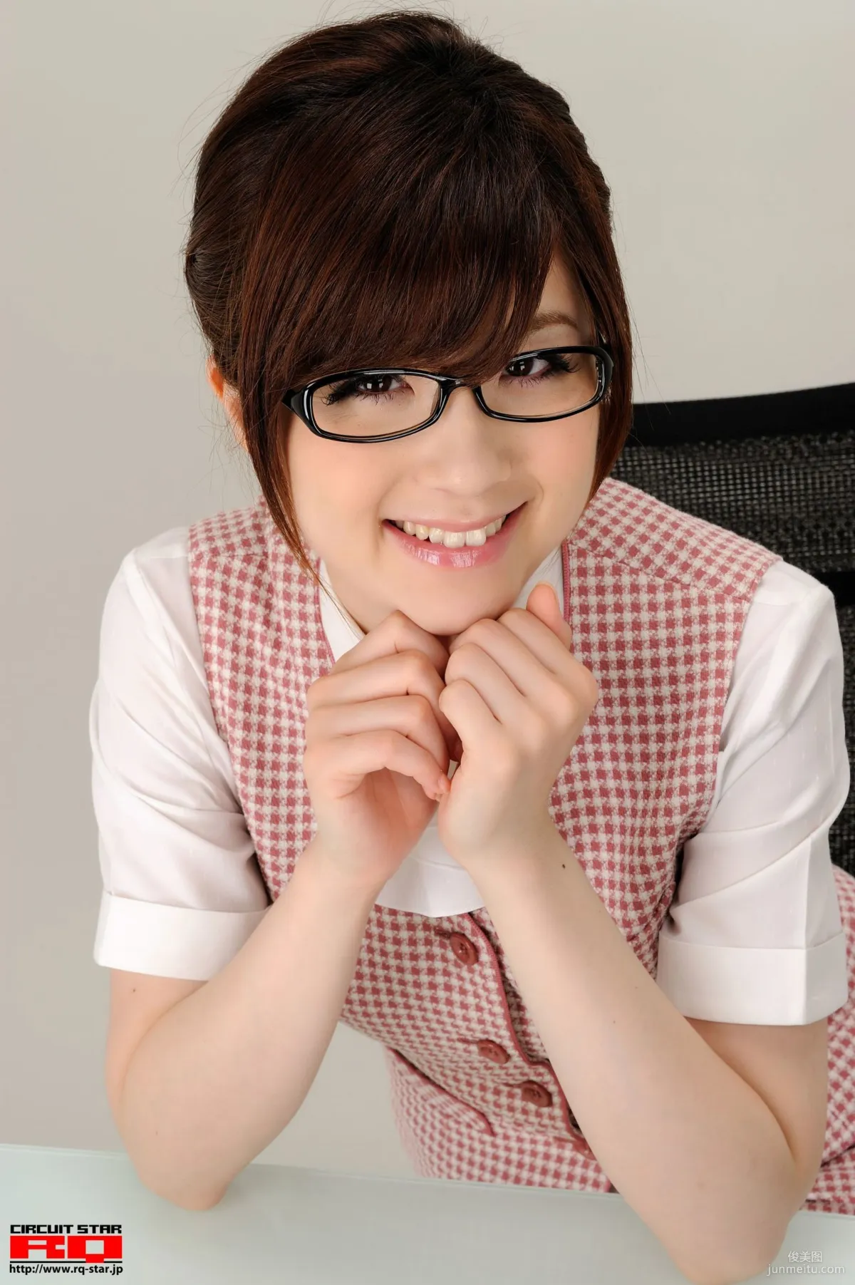 [RQ-STAR] NO.00365 荒木よし穂 Office Lady 辦公室女郎 寫真集 52