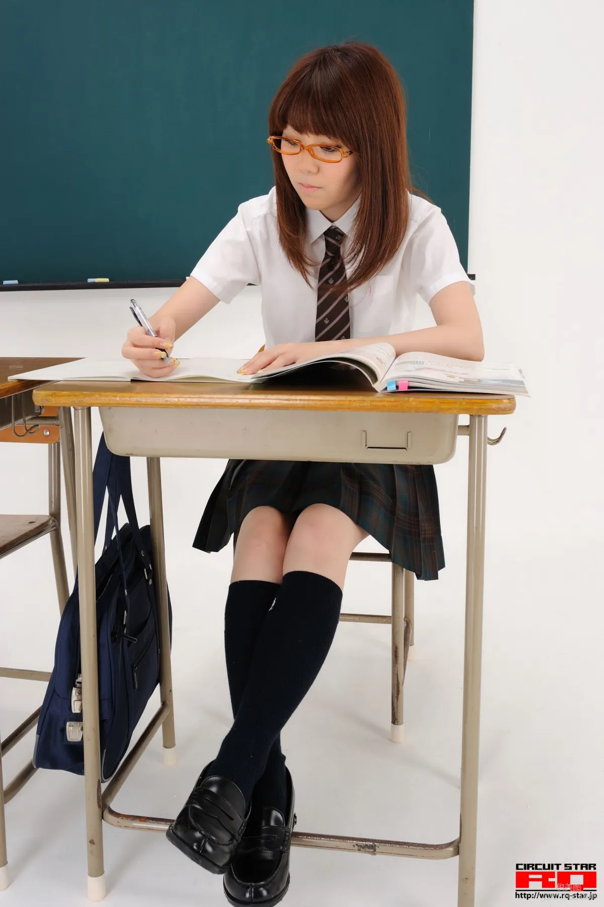 [RQ-STAR] NO.00378 生田晴香 School Girl 寫真集 69