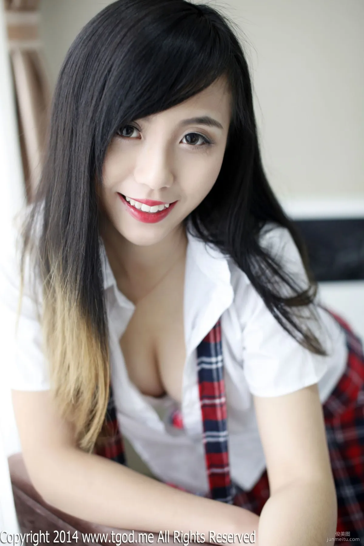 謝忱倬《平安夜校服的誘惑》 [TGOD推女神] 寫真集 34