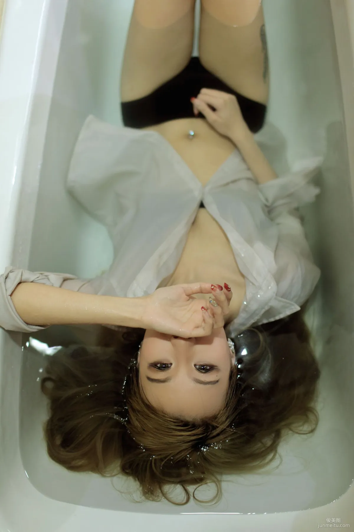 雯雯《躁動！黑與金的融合》 [TGOD推女神] 寫真集 59