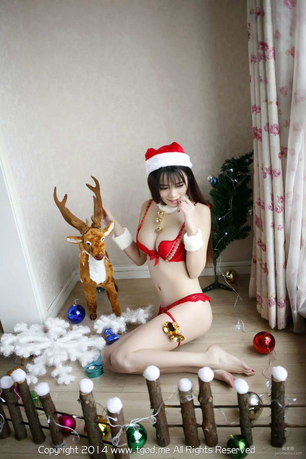 最美校花孔一紅《 爆美聖誕女郎》 [TGOD推女神] 寫真集 11