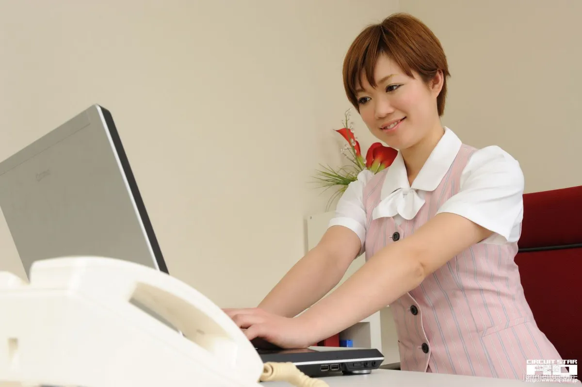 [RQ-STAR] NO.00492 堀ちか Office Lady 辦公室女郎 寫真集 55