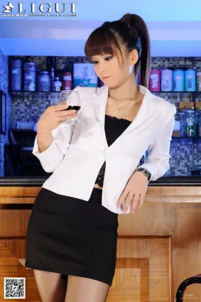 Model 晴晴《吧台灰絲濕足》 [麗櫃LiGui] 美腿玉足寫真圖片