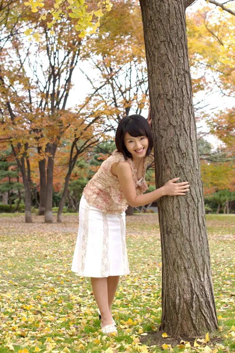神樂坂惠/神楽坂恵 《黒の天使》寫真集 [For-side] 1