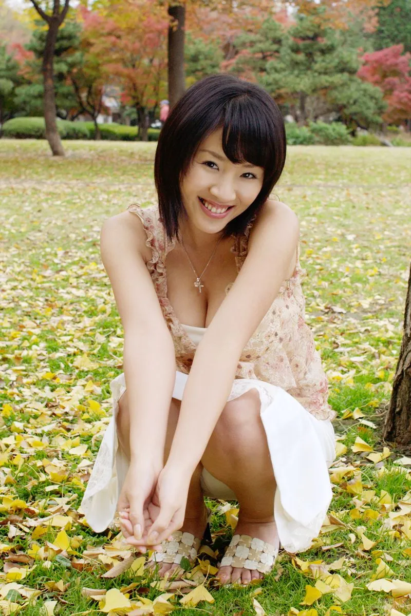 神樂坂惠/神楽坂恵 《黒の天使》寫真集 [For-side] 3