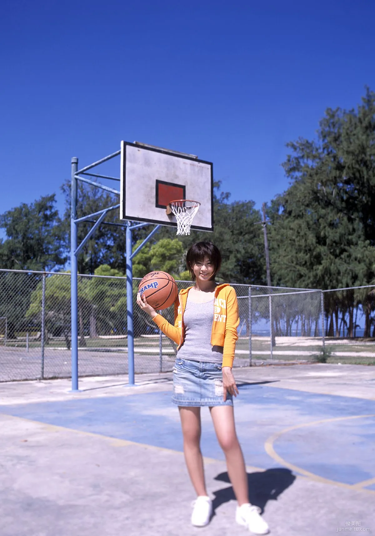 [For-side] 安田美沙子 《Hoop!》写真集1