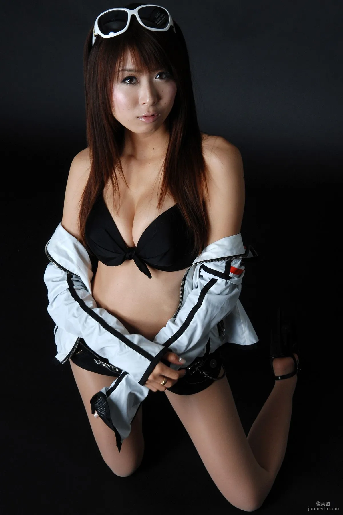 [BWH] HRQ0093 我妻さおり《賽車女郎裝+性感高叉》寫真集 29