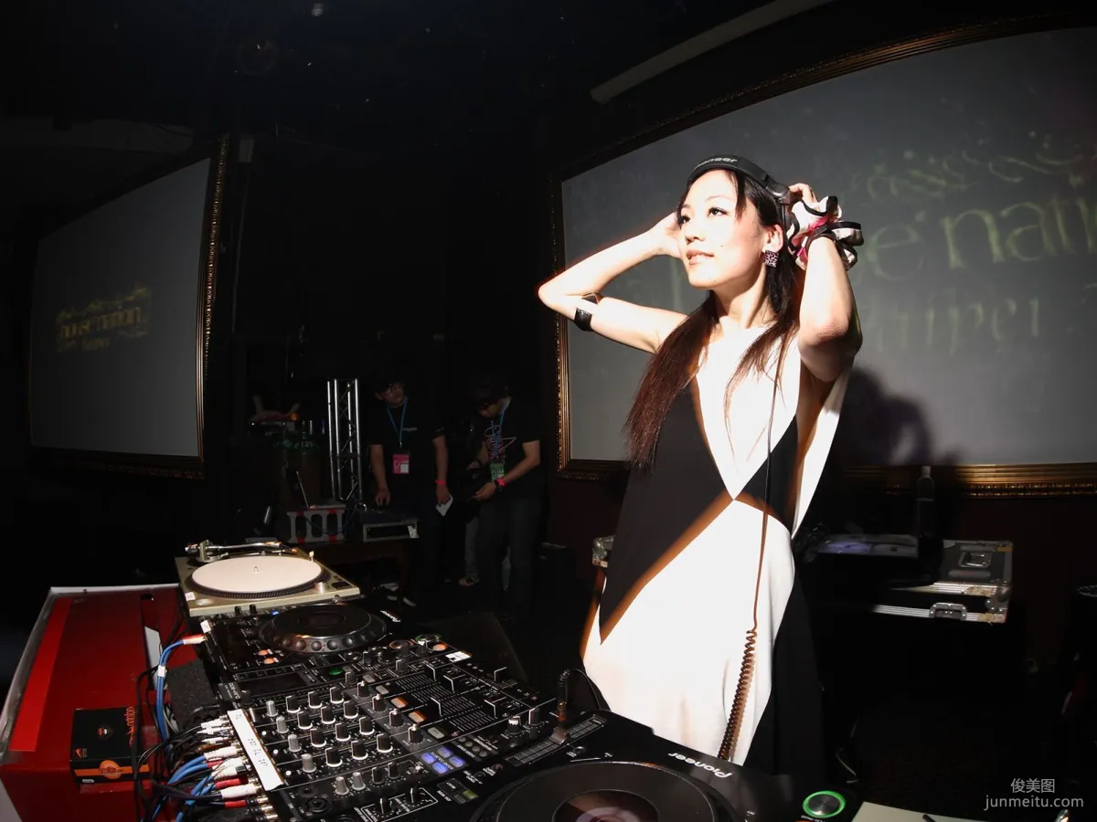 長谷川潤+鈴木亜美《IN HOUSE NATION》寫真集 [Sabra.net] 60