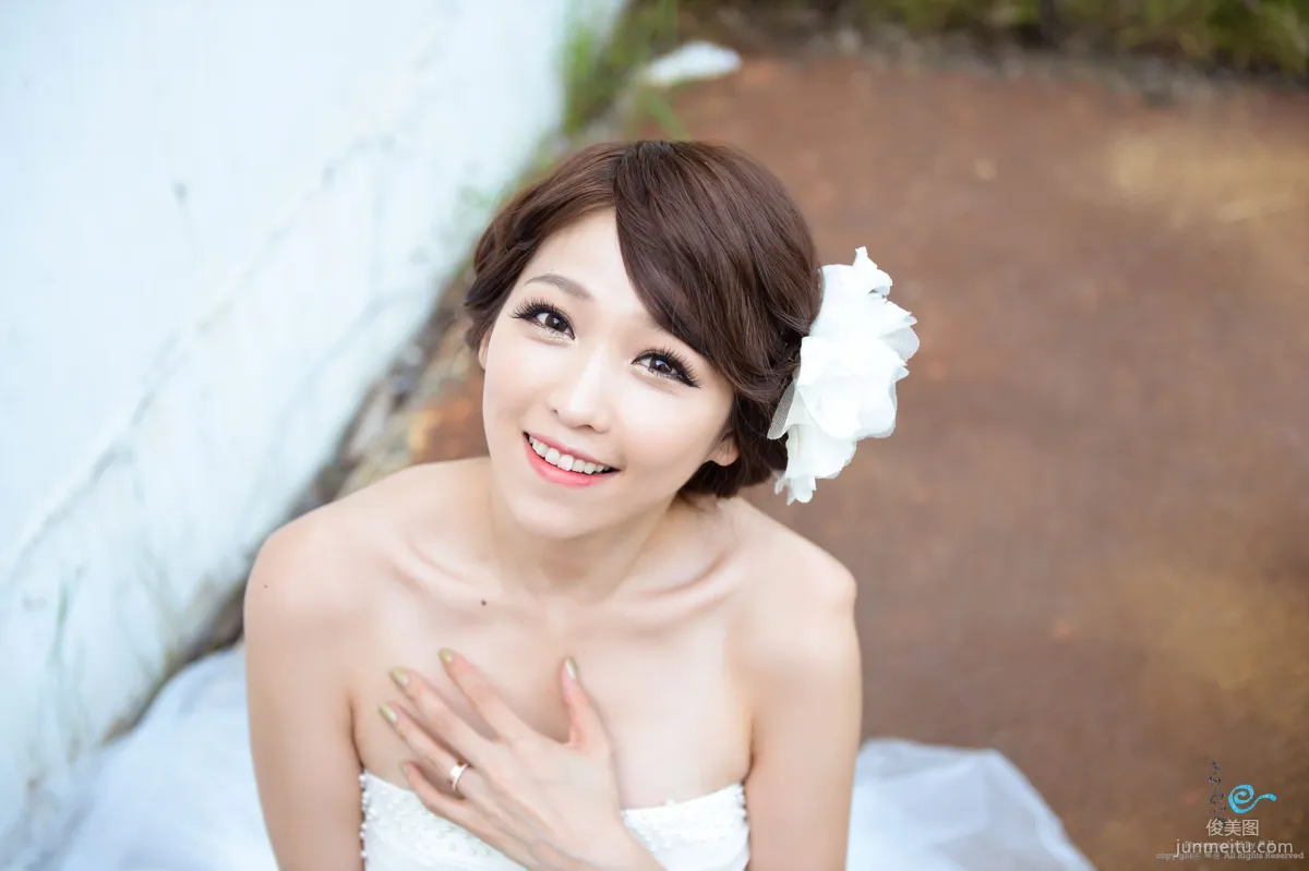 李恩慧《外拍唯美婚紗系列》寫真集套圖 13