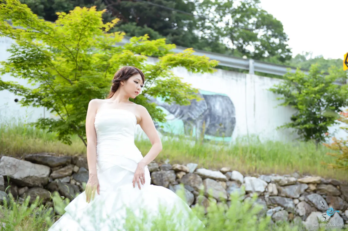 李恩慧《外拍唯美婚紗系列》寫真集套圖 16