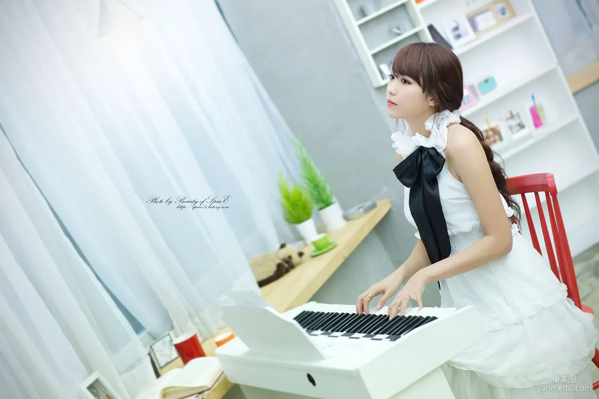 韓國美女李二慧《鋼琴少女》寫真集 8