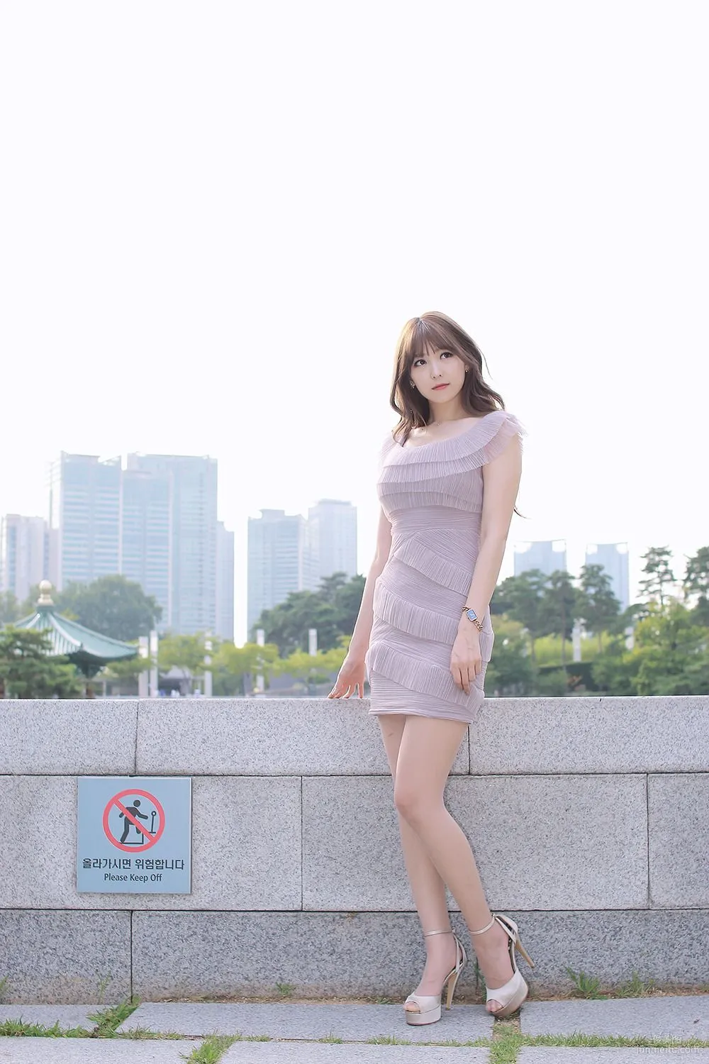 李仁慧《極品公園超短裙氣質女神》寫真集 4