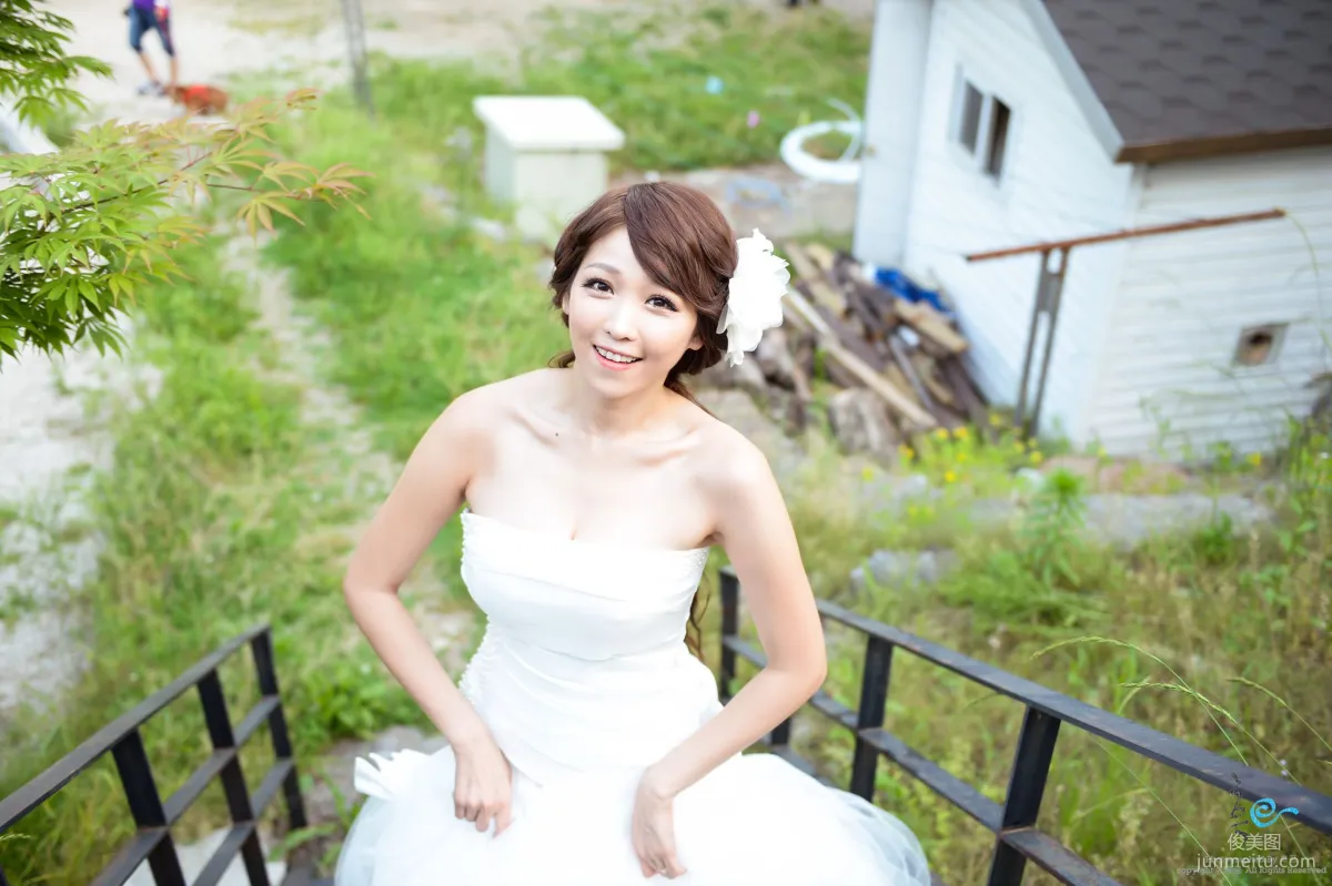 李恩慧《外拍唯美婚紗系列》寫真集套圖 17