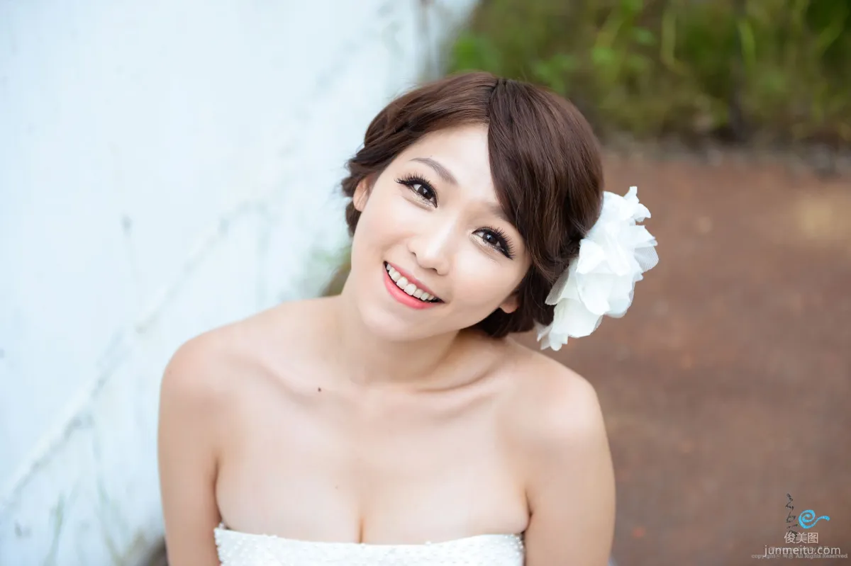 李恩慧《外拍唯美婚紗系列》寫真集套圖 21