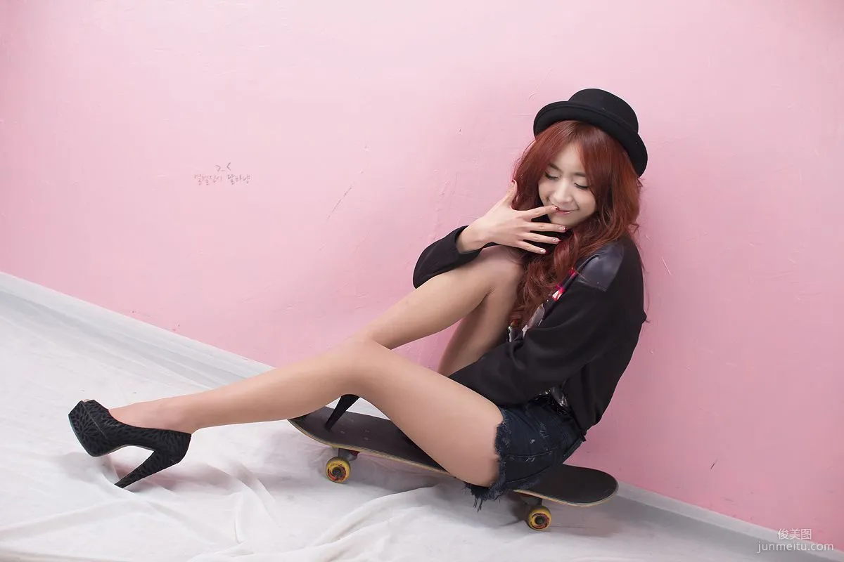 韓國美女模特敏兒棚拍寫真合集 11
