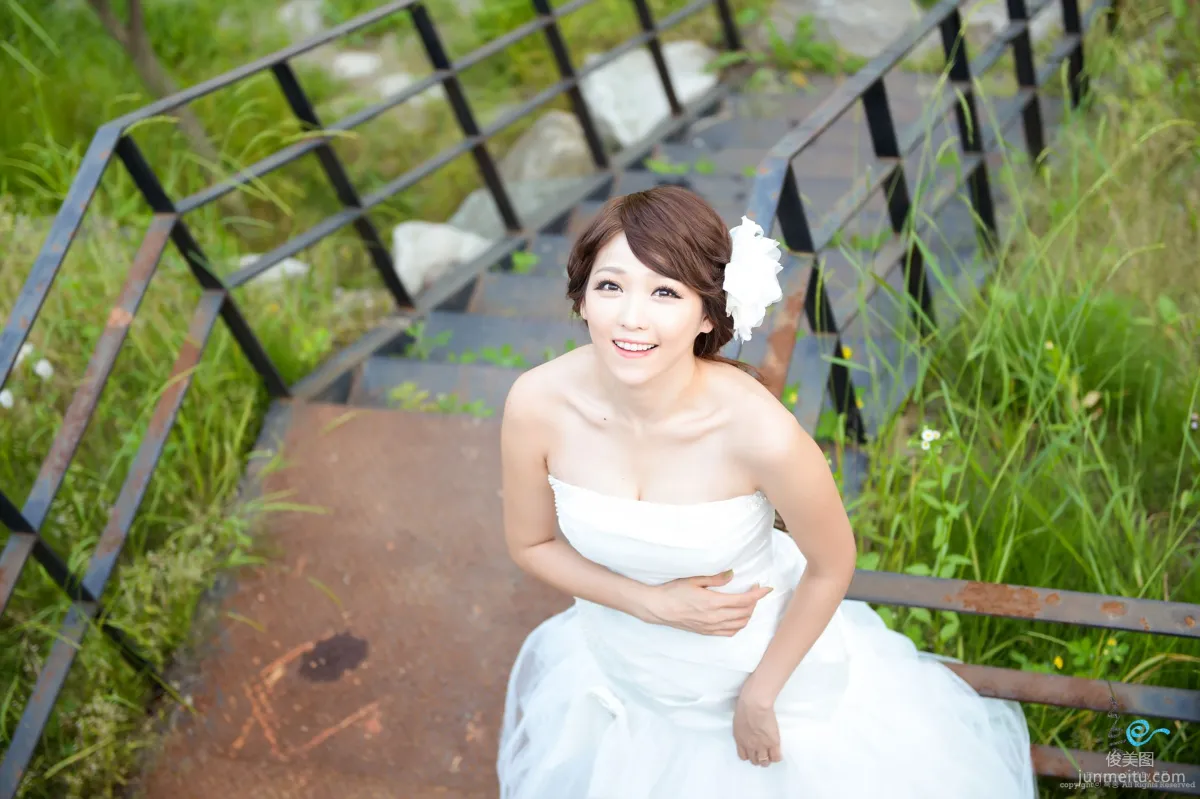 李恩慧《外拍唯美婚紗系列》寫真集套圖 14