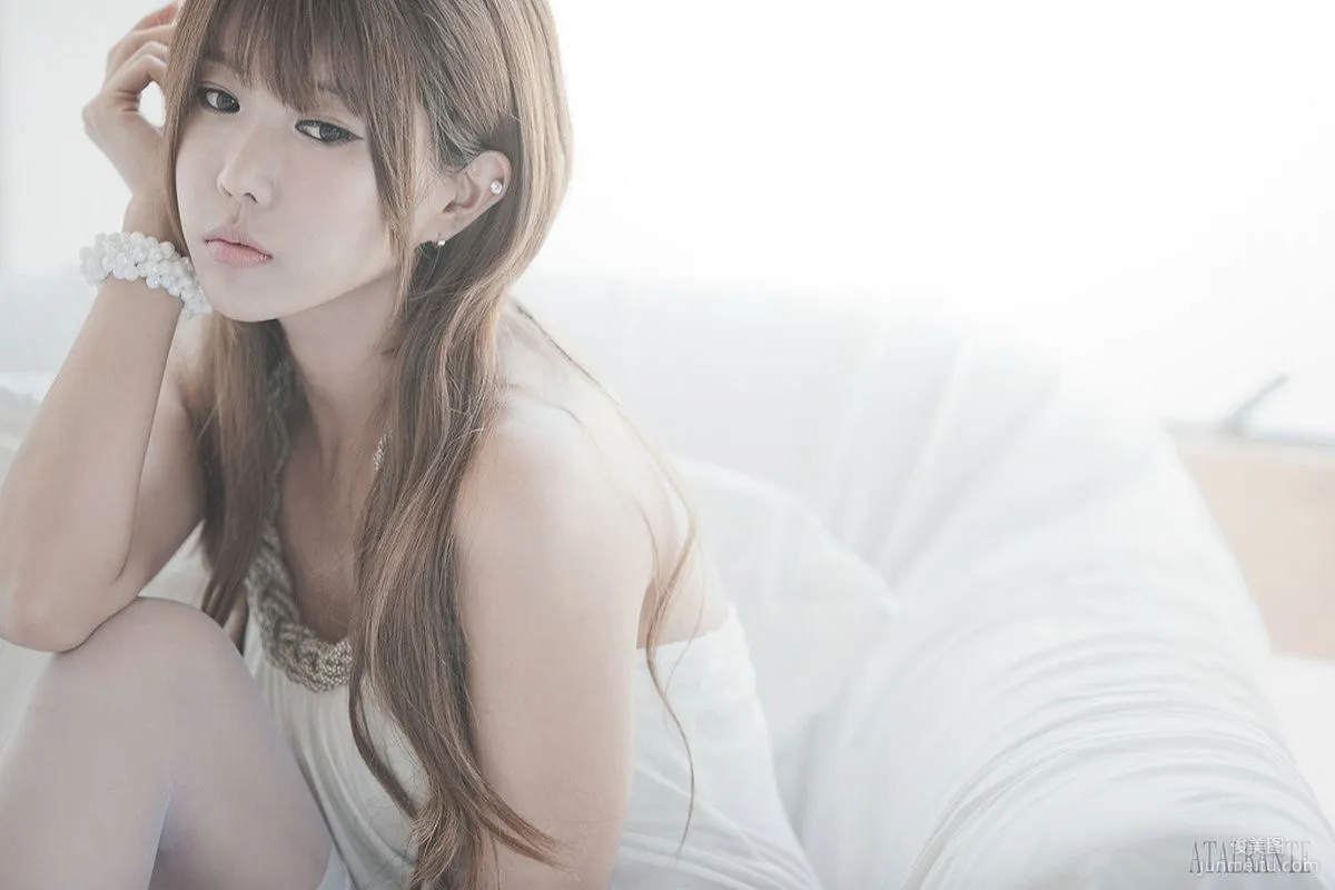 韓國妹子許允美《極品白絲天使》寫真集 7